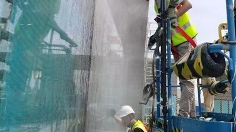 小户型阳台门窗尺寸测量：精准定制，提升空间利用率